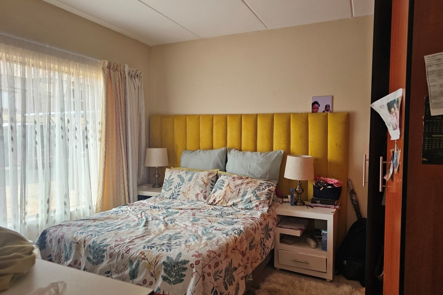 2 Bedroom Property for Sale in Waterval East North West